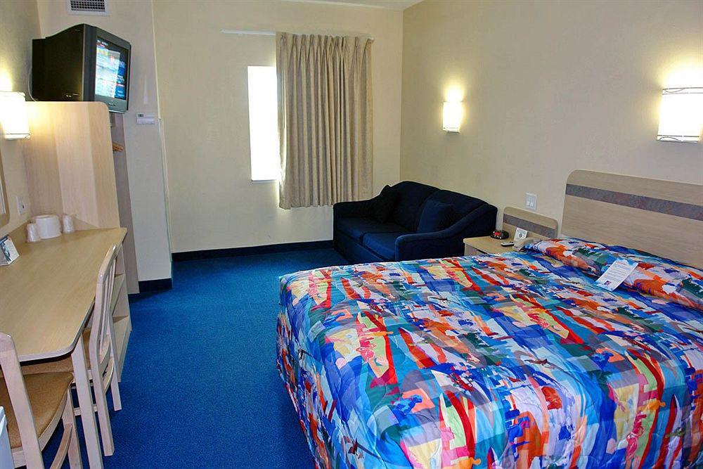 Motel 6-London, ON - Ontario Esterno foto