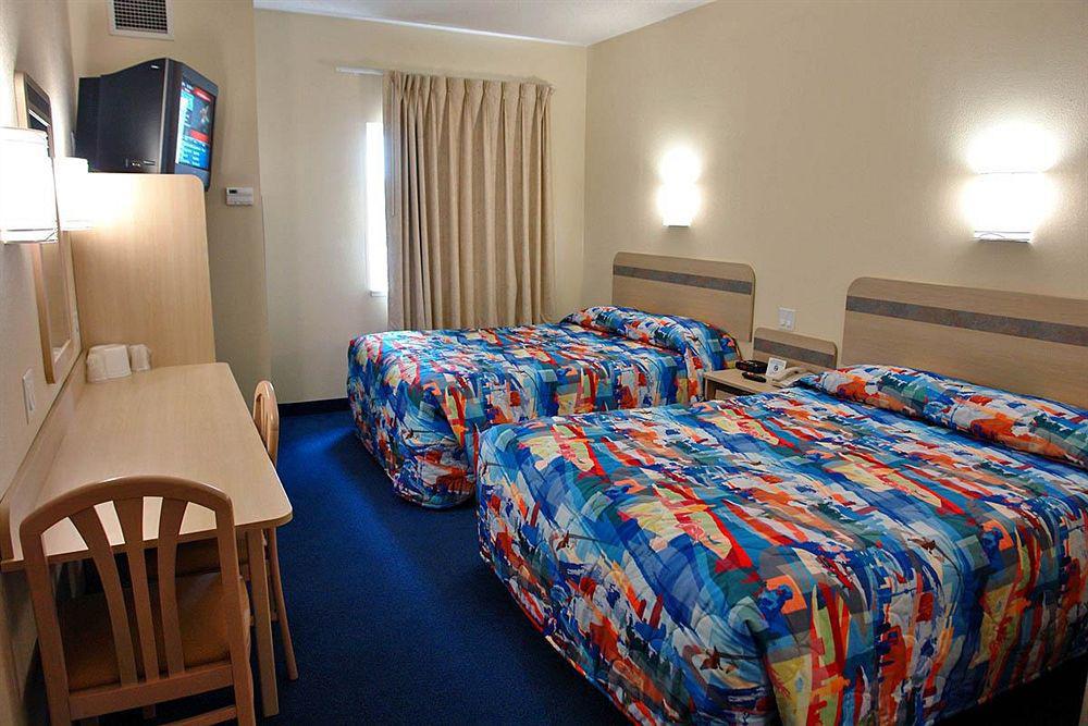Motel 6-London, ON - Ontario Esterno foto
